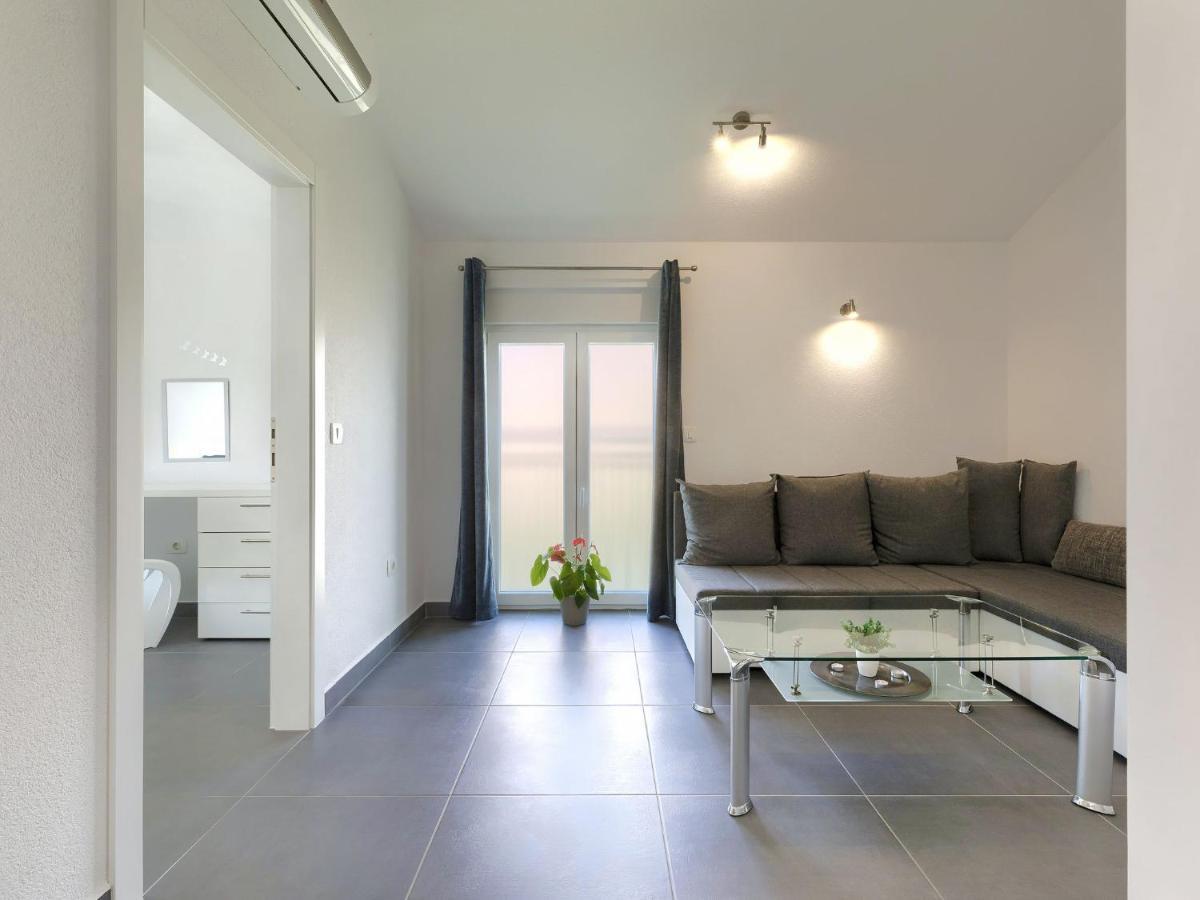 Holiday Home Villa Gocci By Interhome Kmeti Екстериор снимка