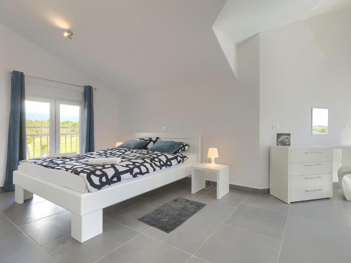 Holiday Home Villa Gocci By Interhome Kmeti Екстериор снимка