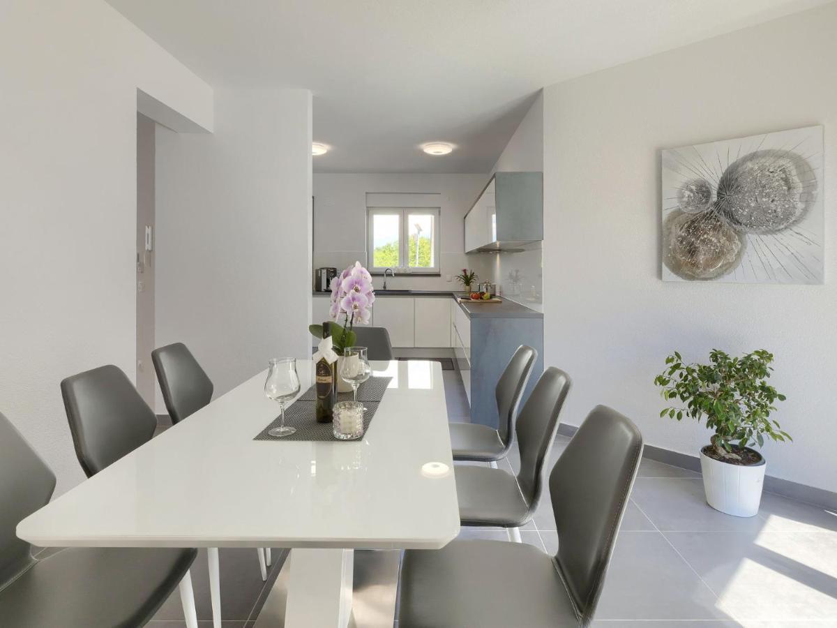 Holiday Home Villa Gocci By Interhome Kmeti Екстериор снимка