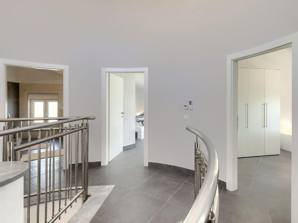 Holiday Home Villa Gocci By Interhome Kmeti Екстериор снимка