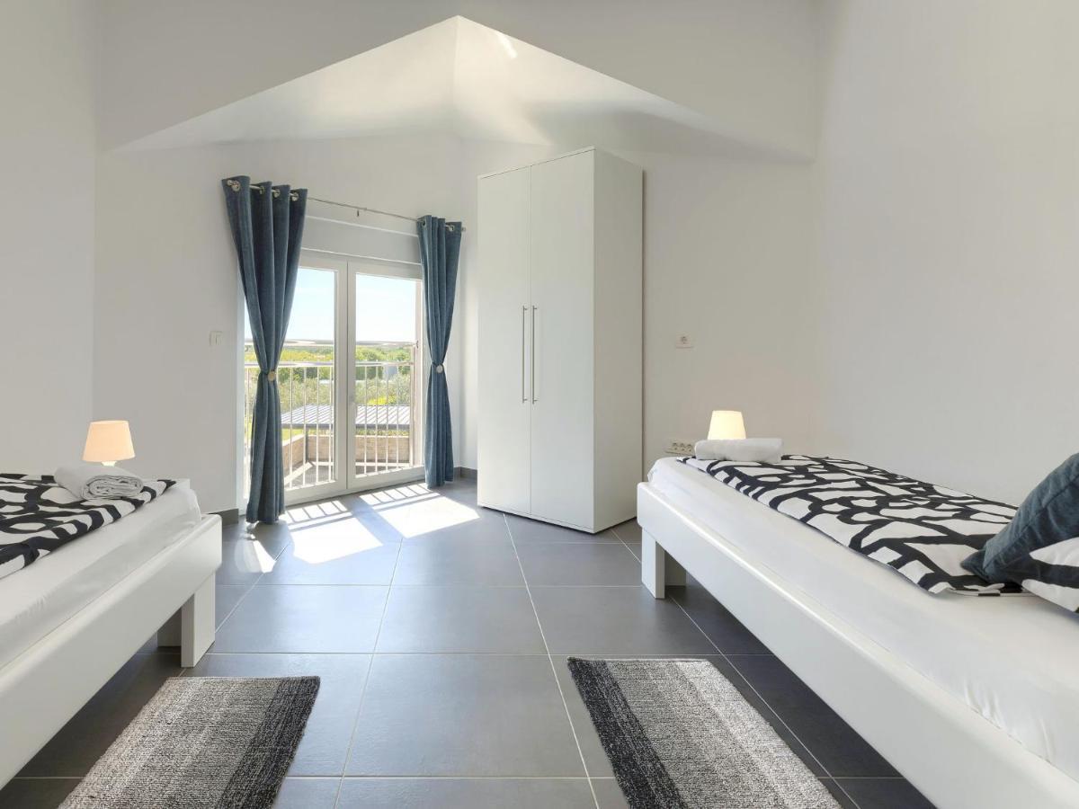 Holiday Home Villa Gocci By Interhome Kmeti Екстериор снимка
