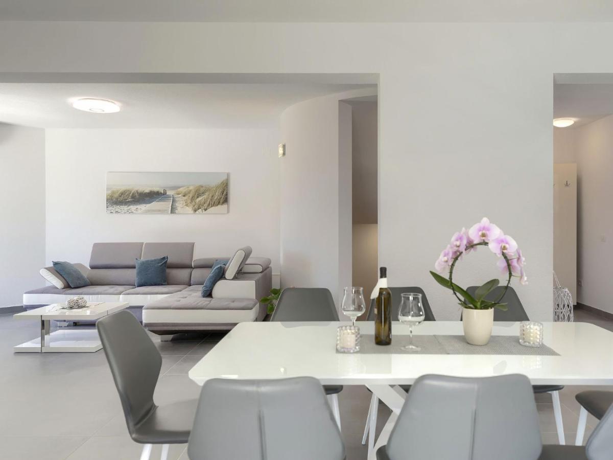 Holiday Home Villa Gocci By Interhome Kmeti Екстериор снимка