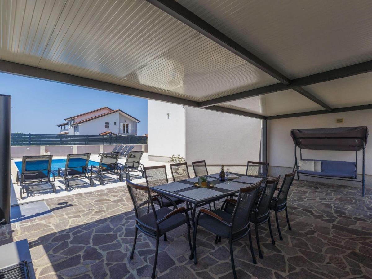 Holiday Home Villa Gocci By Interhome Kmeti Екстериор снимка