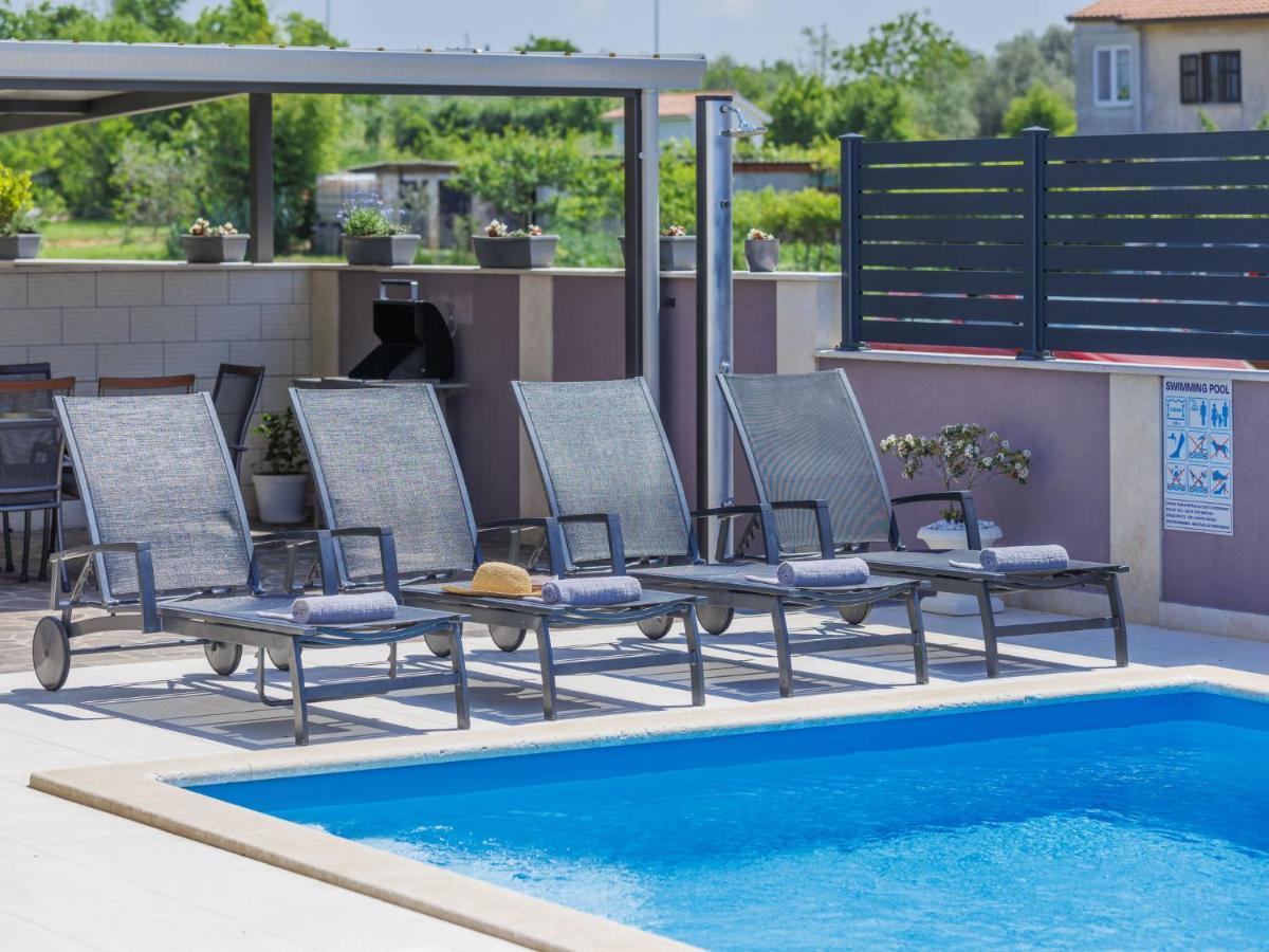 Holiday Home Villa Gocci By Interhome Kmeti Екстериор снимка