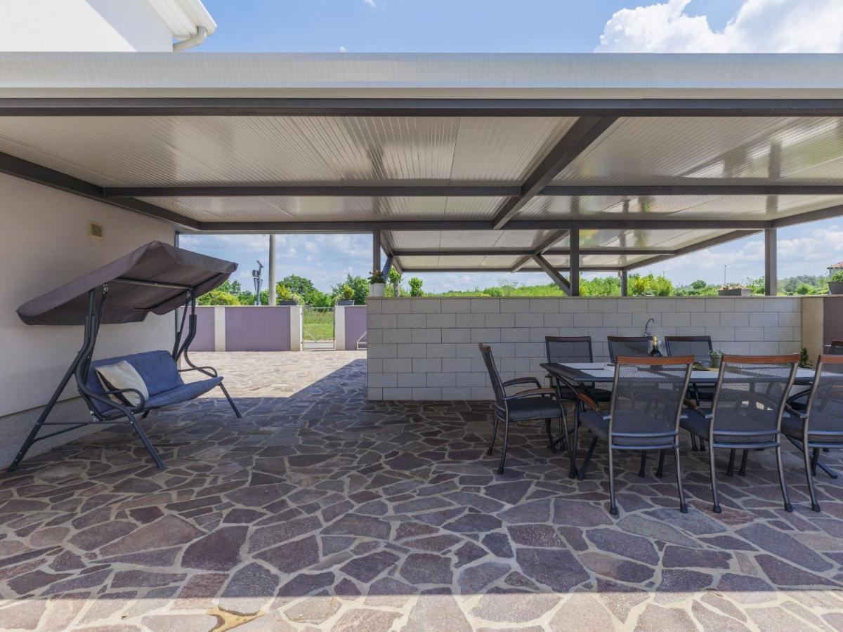 Holiday Home Villa Gocci By Interhome Kmeti Екстериор снимка